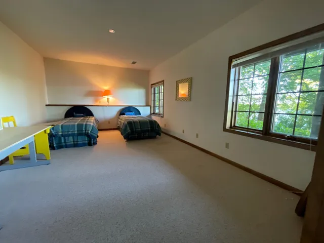 $3,500 | 44 Peninsula Road, Dellwood, MN 55110