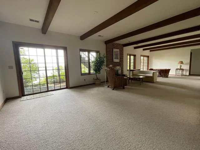 $3,500 | 44 Peninsula Road, Dellwood, MN 55110