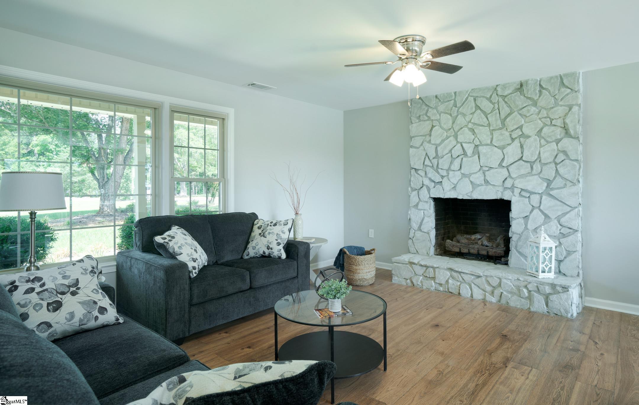 1526 Pitts Road Laurens, SC 29360 - Photo 5 of 35