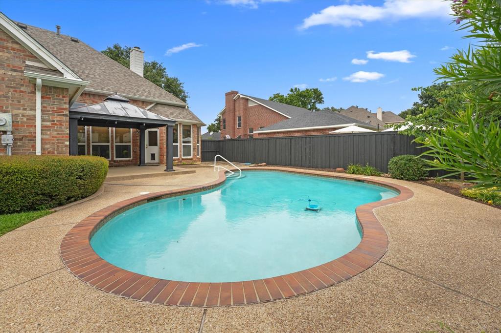 525 Springhill Drive Hurst, TX 76054 - Photo 31 of 40