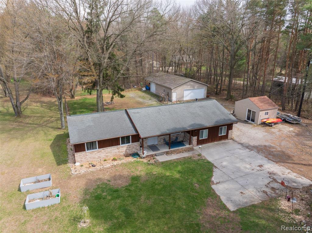 8639 Stone Road Algonac, MI 48001 - Photo 4 of 31