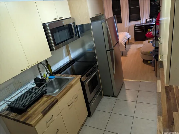$2,400 | 2442 Tusitala Street, Unit 103, Honolulu, HI 96815