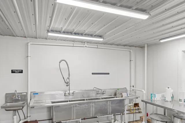 $900,000 | 427 Mt Pisgah Road, Winthrop, ME 04364