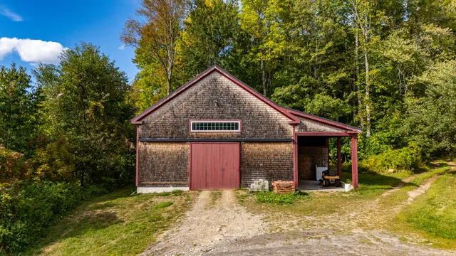 $900,000 | 427 Mt Pisgah Road, Winthrop, ME 04364