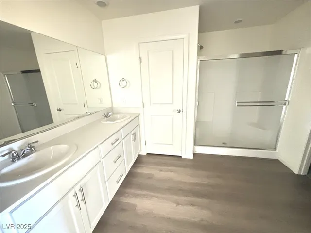 $2,100 | 3498 La Cura Avenue, Las Vegas, NV 89141