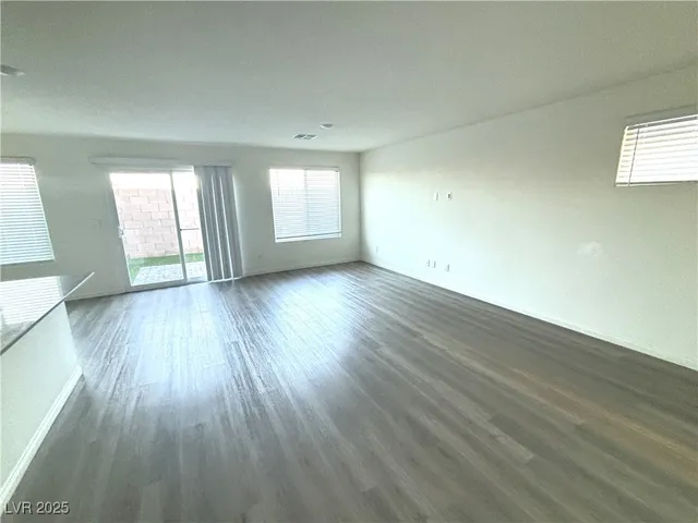 $2,100 | 3498 La Cura Avenue, Las Vegas, NV 89141