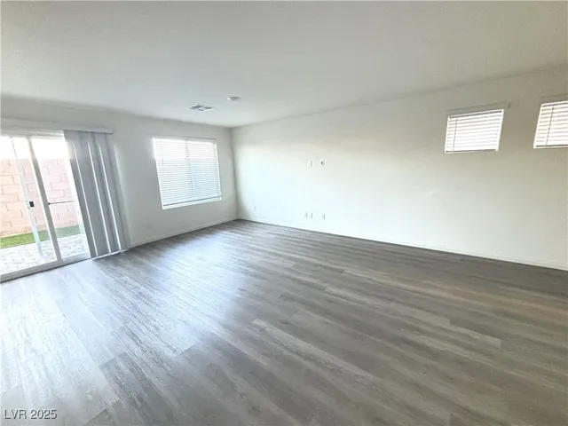 $2,100 | 3498 La Cura Avenue, Las Vegas, NV 89141