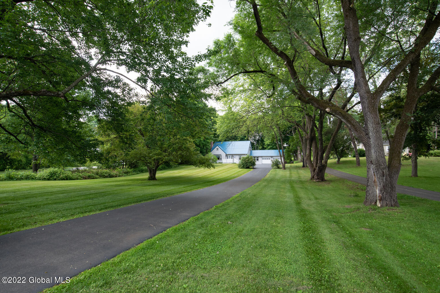 384 Brunswick Road Troy, NY 12180 - Photo 2 of 31 DSC_5454