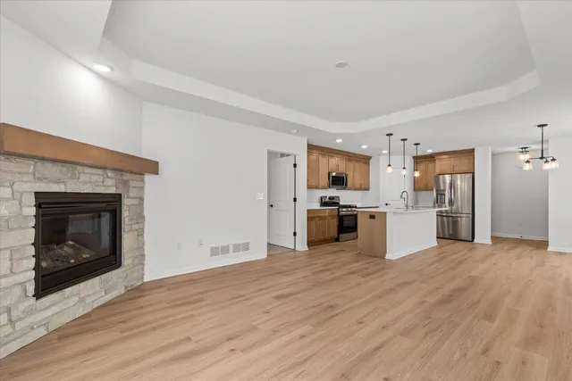 $402,900 | 520 Hunter Oaks Boulevard, Unit 801, Watertown, WI 53094