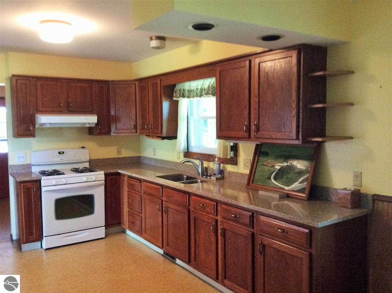 4818 Hilltop Road Grawn, MI 49637 - Photo 14 of 37 1787206-13.JPG