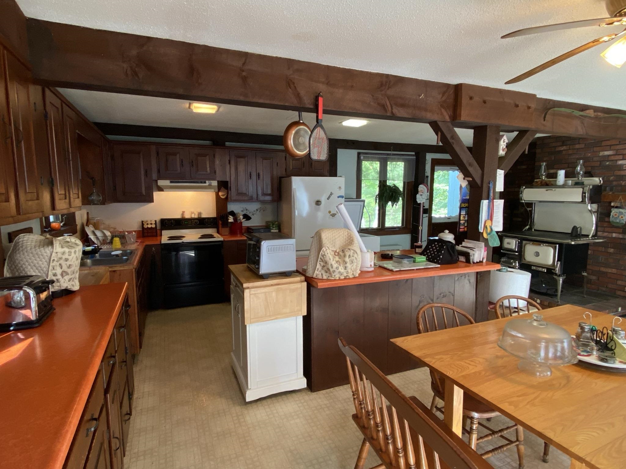 394 Stage Road Nottingham, NH 03291 - Photo 9 of 38