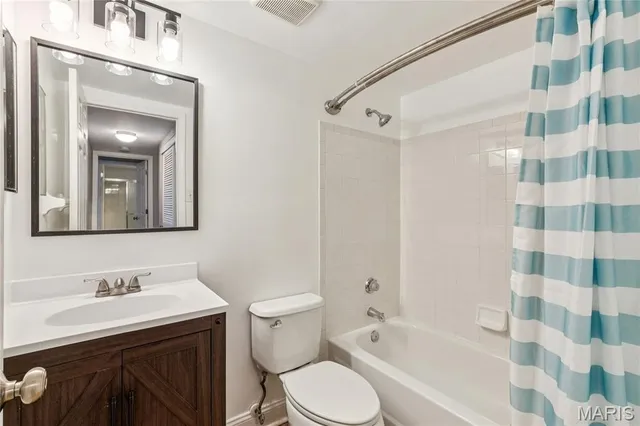 $159,900 | 16518 Victoria Crossing Drive, Unit B, Wildwood, MO 63040