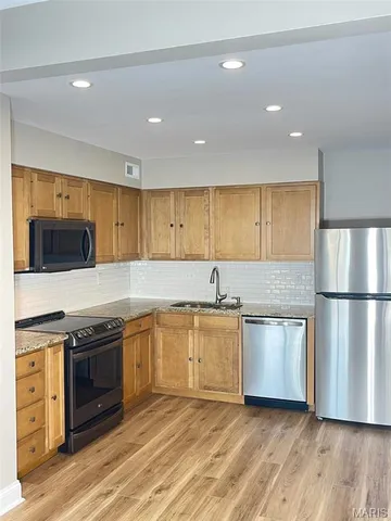 $165,000 | 16518 Victoria Crossing Drive, Unit B, Wildwood, MO 63040