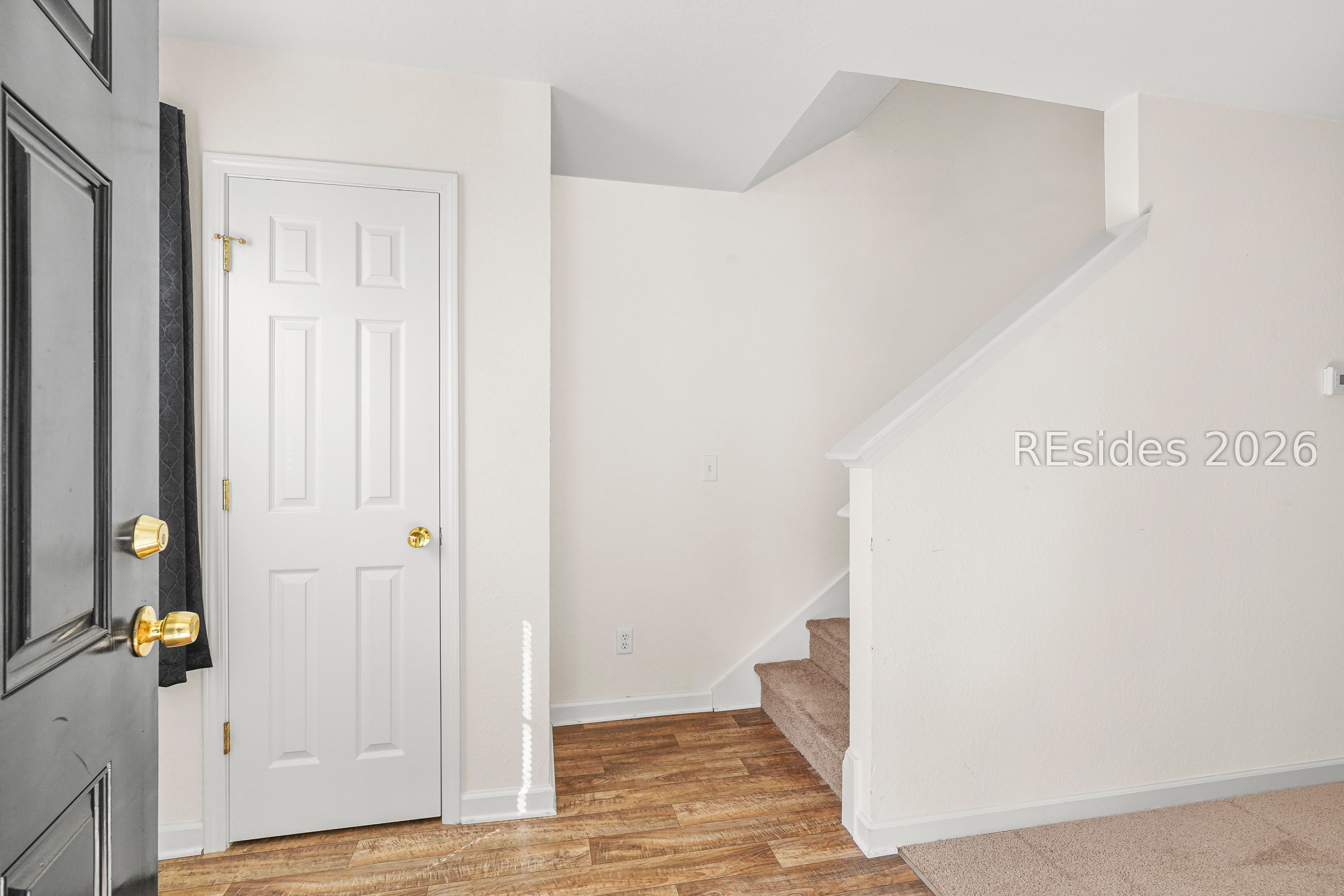 347 Campus Lane Bluffton, SC 29909 - Photo 4 of 29 Bright welcoming entryway