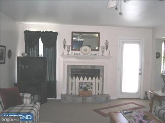 3071 Glassboro Cross Keys Road Williamstown, NJ 08094 - Photo 5 of 6 Great Room