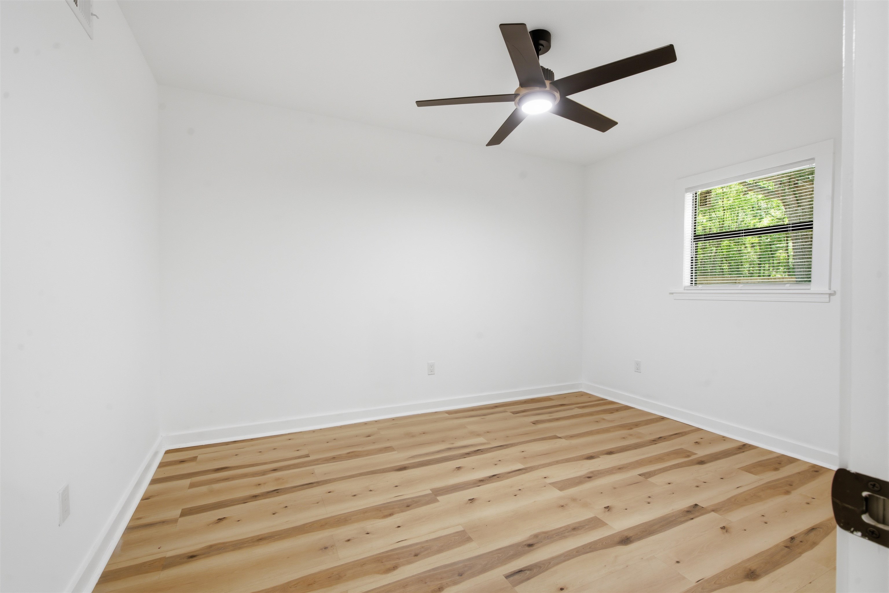 1107 West Raines Road Memphis, TN 38109 - Photo 11 of 13