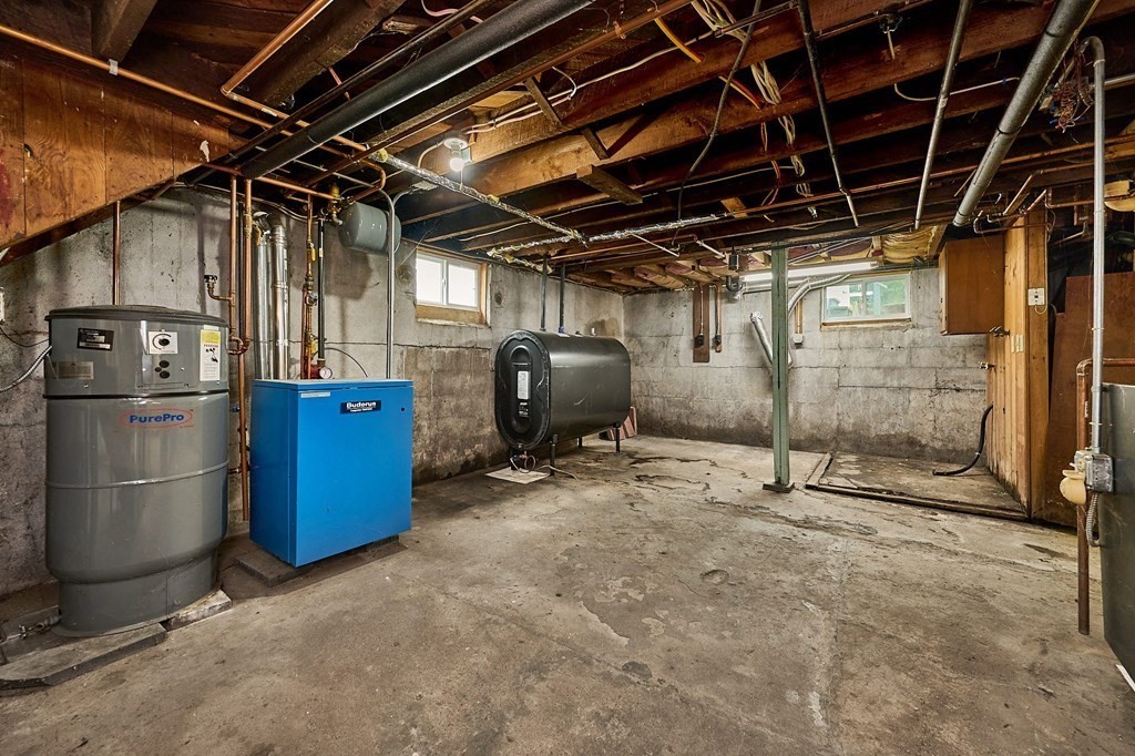 19 Powell Street Northampton, MA 01062 - Photo 22 of 40 a view of a garage room