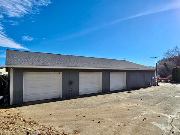 $369,900 | 1177 106th Avenue, Plainwell, MI 49080
