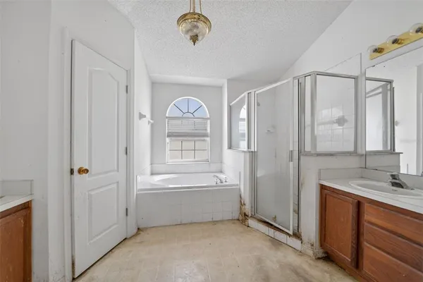 $300,000 | 2518 Maywood Street, Eustis, FL 32726