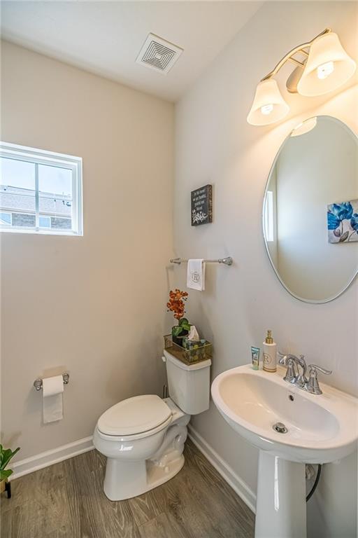 319 Rosecliff Road Wexford, PA 15090 - Photo 15 of 25 1st Floor Powder Room With Pedestal Sink