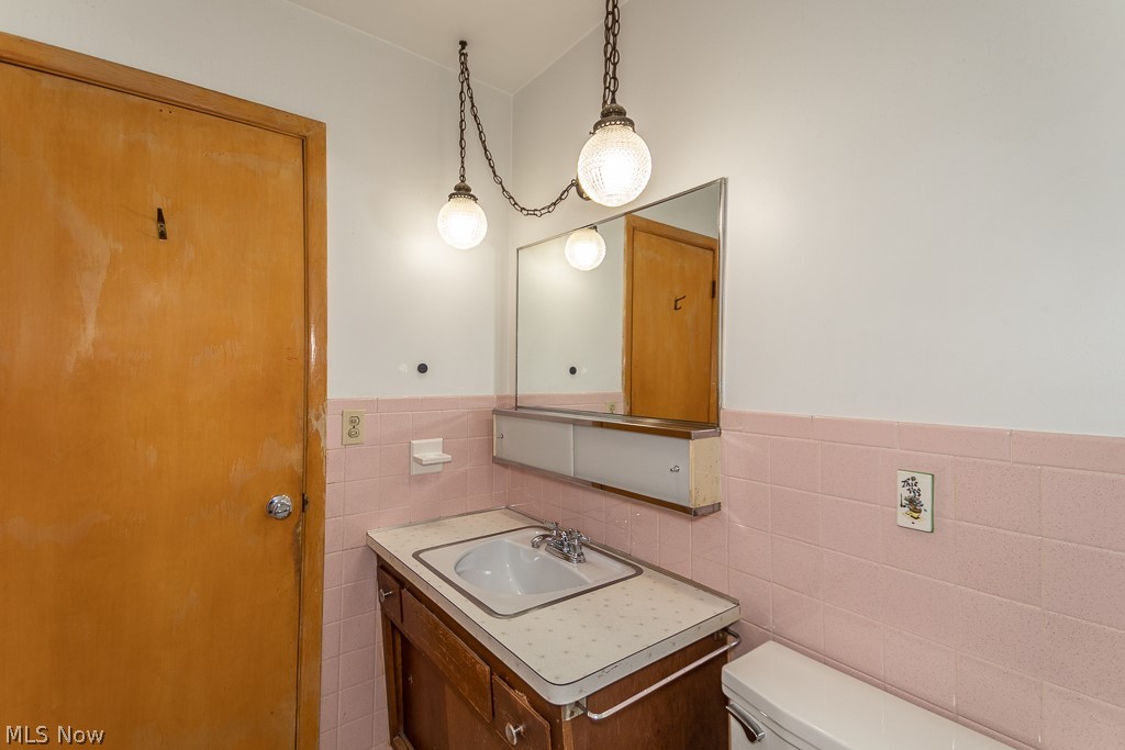 687 Edgewood Road Cleveland, OH 44143 - Photo 27 of 35 Gallery Image 27
