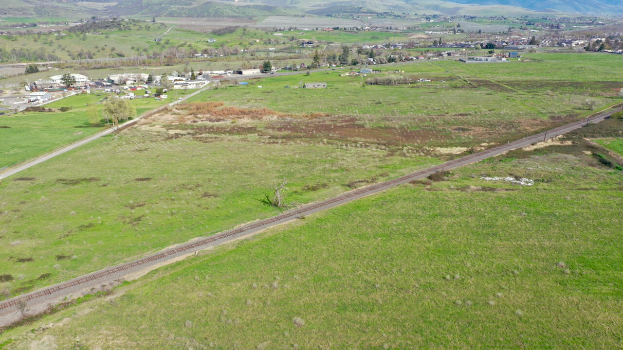 411 Hartley Road Talent, OR 97540 - Photo 10 of 17 8D856ACE018D237F7A3774679C0DC17D
