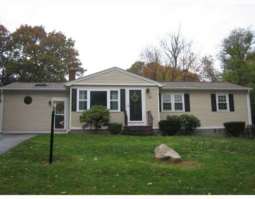 125 Larchmont Road Warwick, RI 02886 - Photo 1 of 6 Exterior Front.
