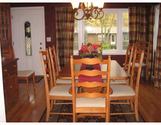 125 Larchmont Road Warwick, RI 02886 - Photo 4 of 6 Dining Room.