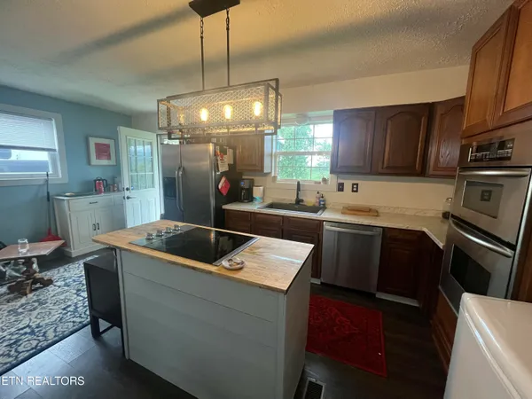 $249,500 | 321 Parliament Road, Harrogate, TN 37752