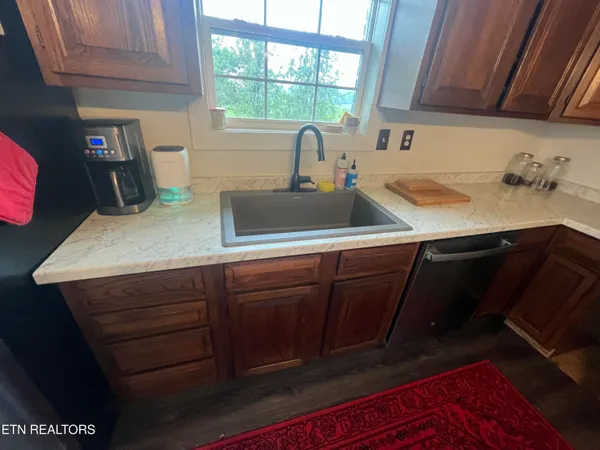 $249,500 | 321 Parliament Road, Harrogate, TN 37752