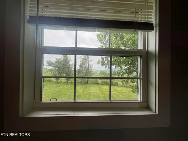 $249,500 | 321 Parliament Road, Harrogate, TN 37752