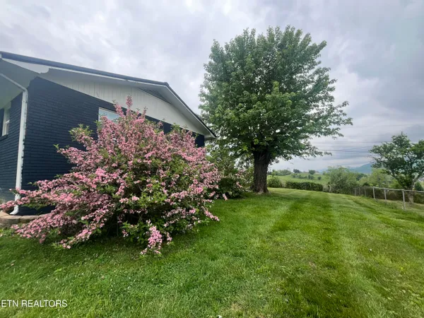 $249,500 | 321 Parliament Road, Harrogate, TN 37752