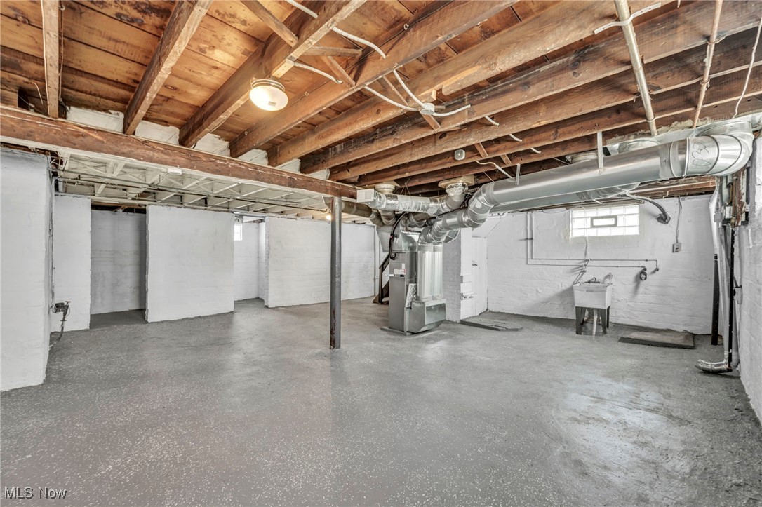 4428 Ingleside Road Cleveland, OH 44128 - Photo 28 of 34 Gallery Image 28