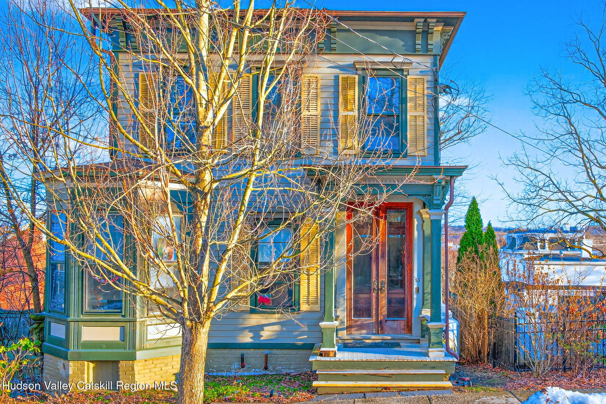 13 South Franklin Street, Unit 3 Athens, NY 12015 - Photo 2 of 55 front view of a building