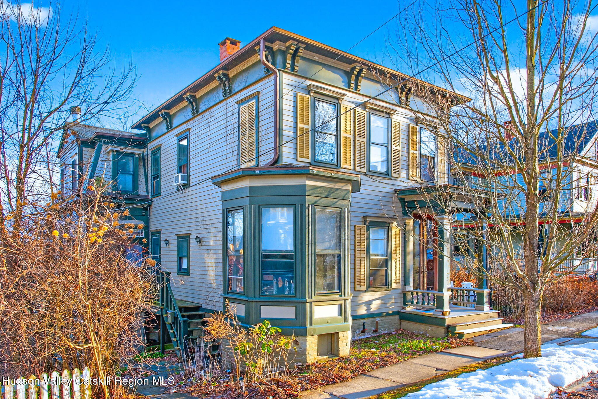 13 South Franklin Street, Unit 3 Athens, NY 12015 - Photo 3 of 55 a front view of a building