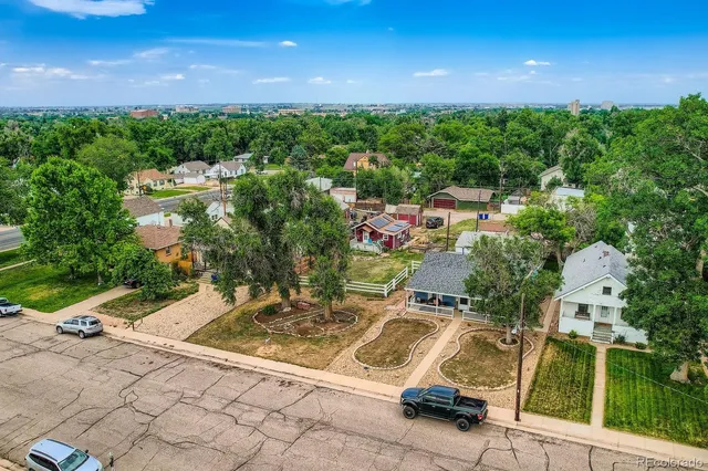 a view of a terrace with sitting area