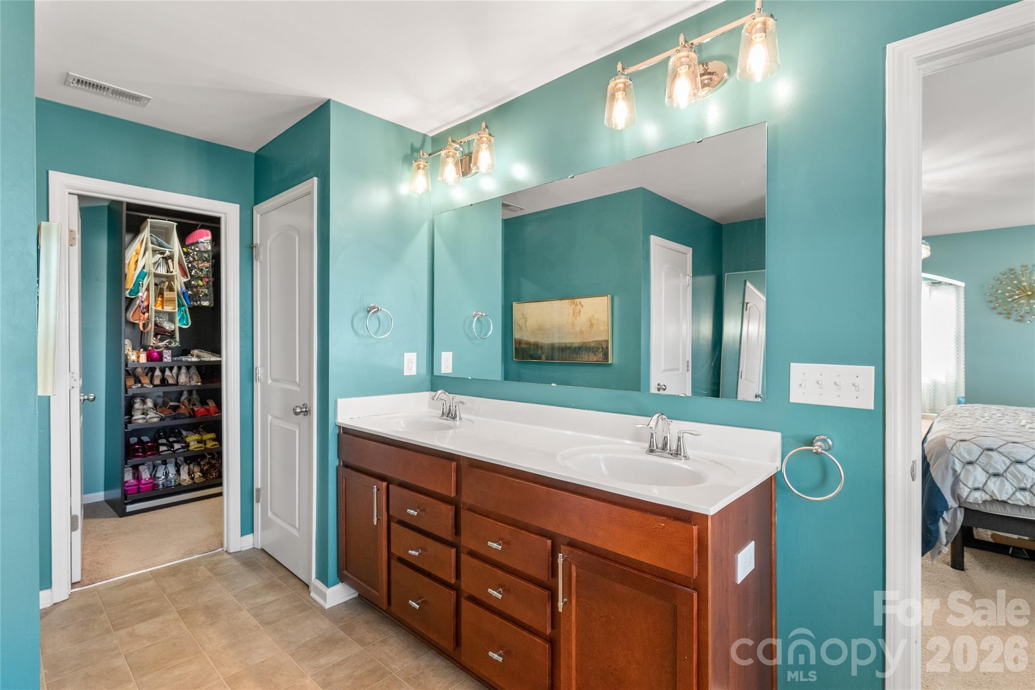 10229 Snowbell Court Charlotte, NC 28215 - Photo 14 of 46