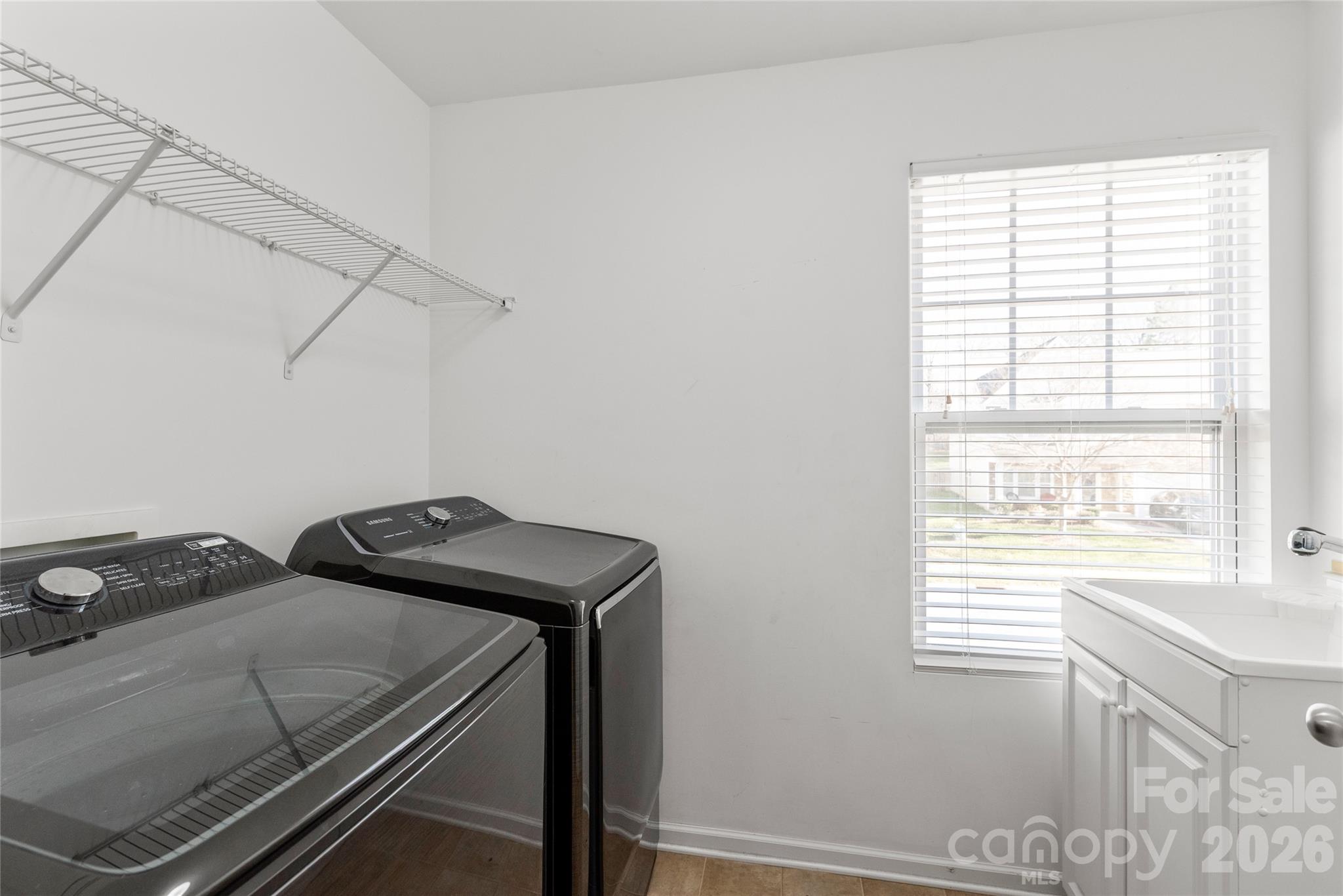 10229 Snowbell Court Charlotte, NC 28215 - Photo 6 of 46