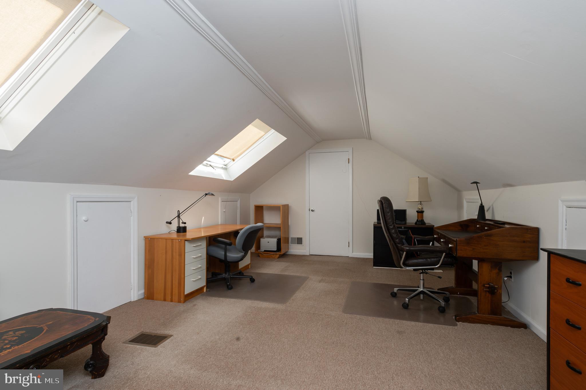 29 Wilson Road Princeton, NJ 08540 - Photo 20 of 25 Office/Den/Family Room Space w/skylights