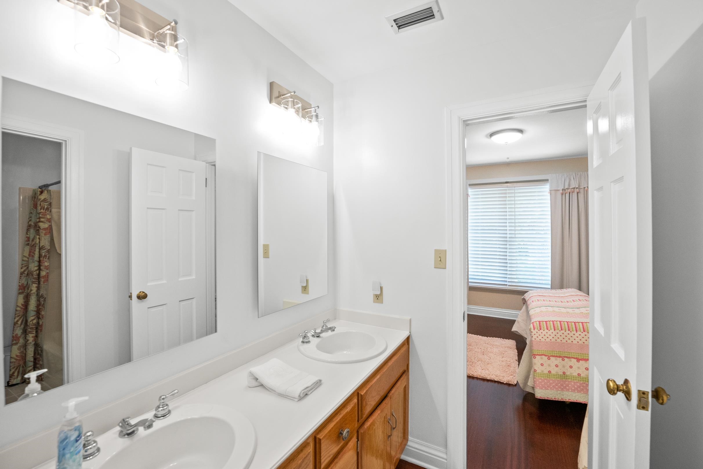 510 Oak Ridge Court West Daphne, AL 36526 - Photo 30 of 50 Bathroom