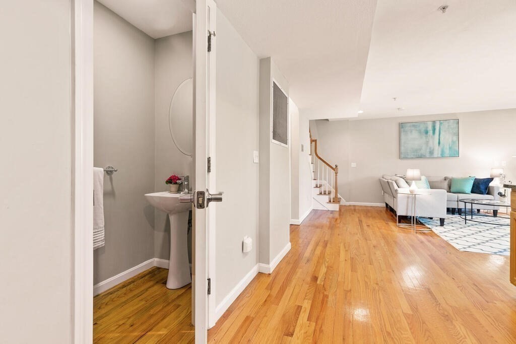 7 Conant Road, Unit 9 Winchester, MA 01890 - Photo 13 of 32