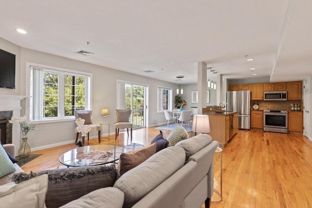 7 Conant Road, Unit 9 Winchester, MA 01890 - Photo 5 of 32