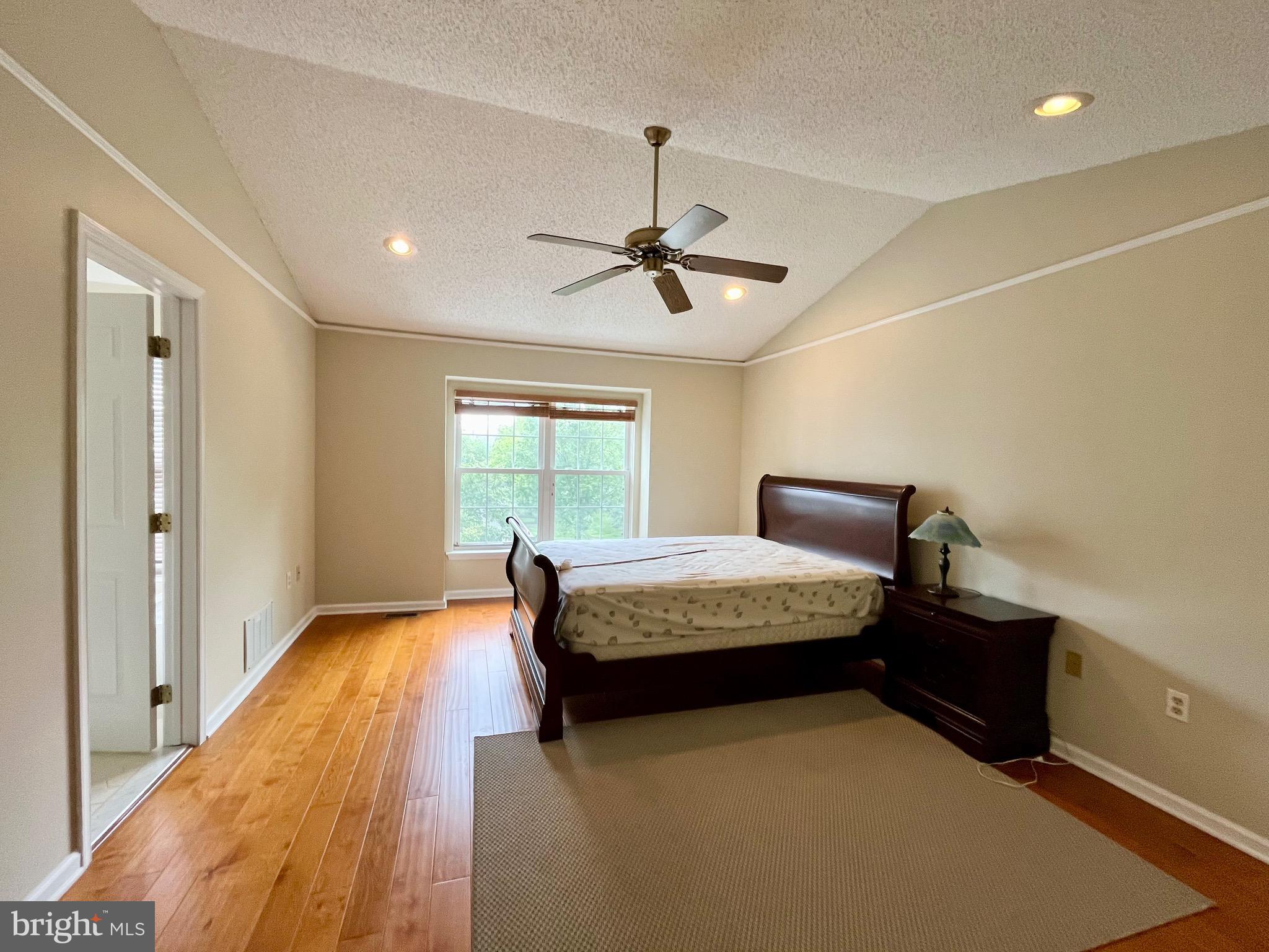 22 Halstead Place Princeton, NJ 08540 - Photo 25 of 31 Mast bedroom-up level