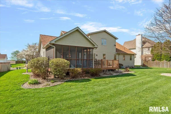$400,000 | 2705 Hastings Road, Chatham, IL 62629
