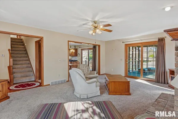 $400,000 | 2705 Hastings Road, Chatham, IL 62629