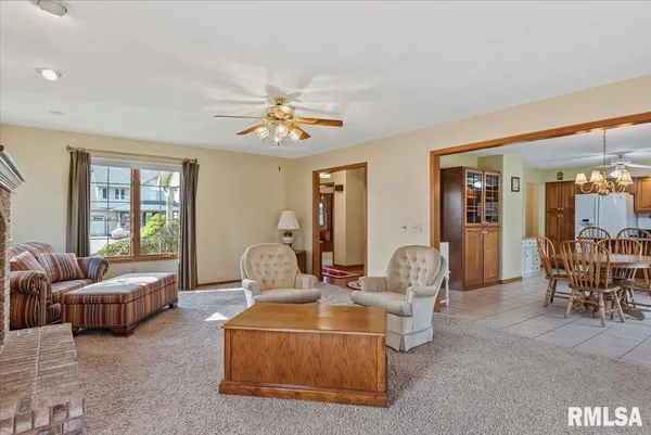 $400,000 | 2705 Hastings Road, Chatham, IL 62629