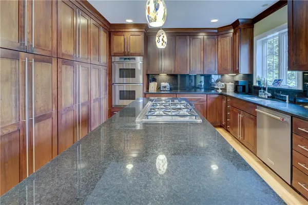 $1,849,995 | 154 Lincoln Avenue, Barrington, RI 02806