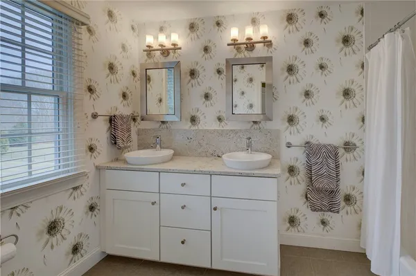 $1,849,995 | 154 Lincoln Avenue, Barrington, RI 02806