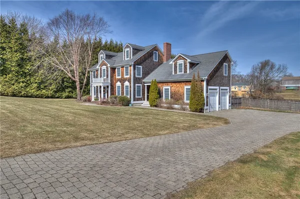 $1,849,995 | 154 Lincoln Avenue, Barrington, RI 02806