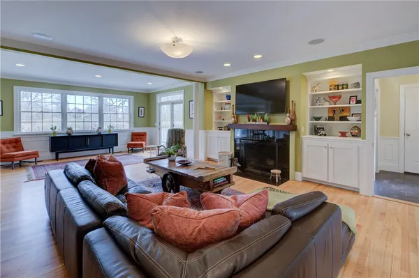 $1,849,995 | 154 Lincoln Avenue, Barrington, RI 02806